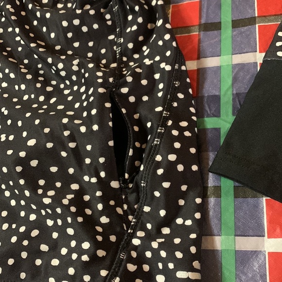 Bcg athletic top. Upper zip. Small side pocket small - Picture 5 of 9